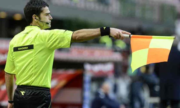 Garis Wasit Atau Asisten Dalam Pertandingan Sepak Bola