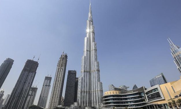 Menara Tinggi Burj Khalifah Atau Gedung Pencakar Langit