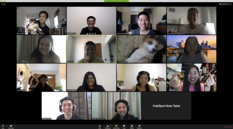 Pertemuan Daring Melalui Aplikasi Dengan Video Singkat
