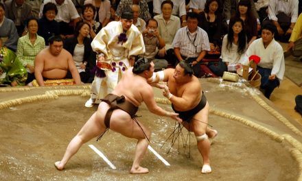 Gulat Tradisional Jepang Adalah Sumo Dua Orang Besar
