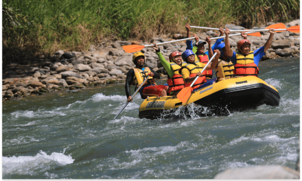 Keekstreman Permainan Air Atau Olahraga Arung Jeram