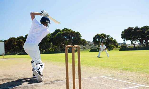 Bermain Kriket Merupakan Sebuah Olahraga Di Lapangan Terbuka