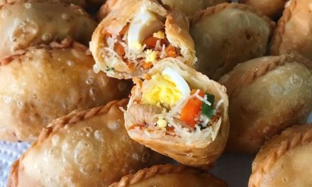 Makanan Berbentuk Pastel Dari Makassar Jalangkote