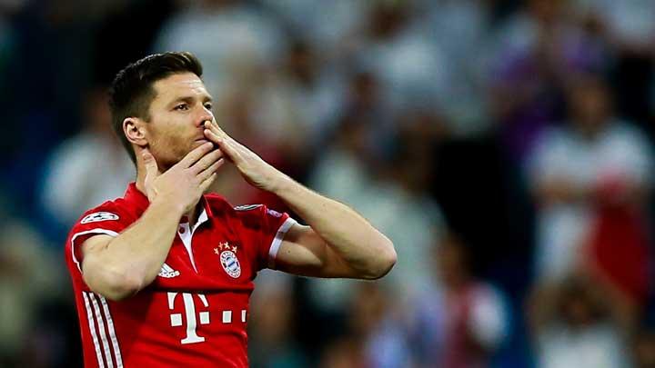 Pemain Bola Gelandang Xabi Alonso Daei Spanyol