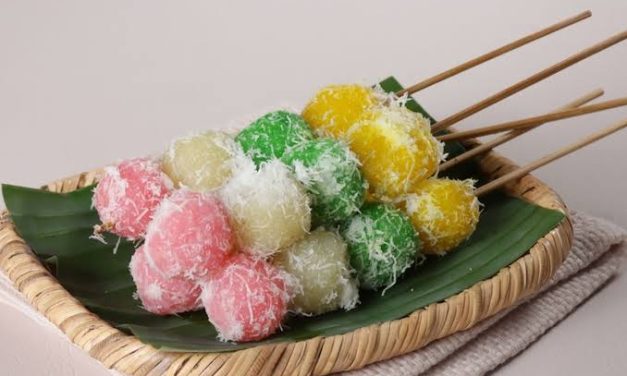 Makanan Kenyal Cenil Dengan Beberapa Bahan Campuran