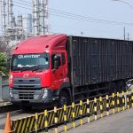 Kendaraan Bermotor Truk Dengan Bobot Besar Dan Berat