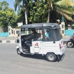 Kendaraan Transportasi Bajaj Dengan Bentuk Yang Unik
