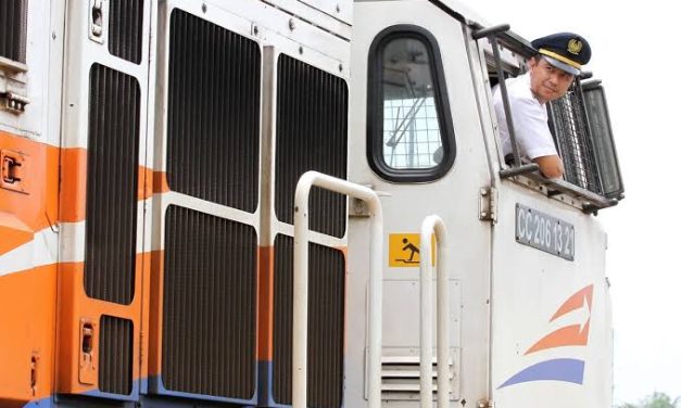 Pengemudi Kereta Api Atau Seorang Masinis
