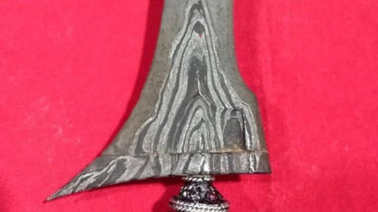 Sebuah Senjata Keris