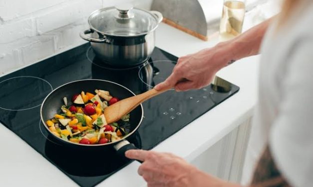 Peralatan Masak Kompor Yang Ada Di Dapur