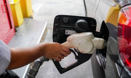 Bahan Cairan Bensin Sebagai Tenaga Kendaraan