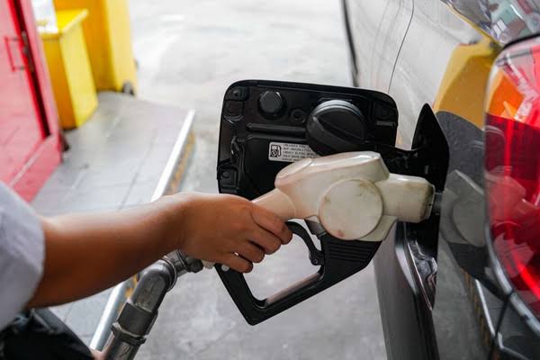 Bahan Cairan Bensin Sebagai Tenaga Kendaraan