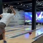 Olahraga Seru Bola Bowling Menjatuhkan Pin