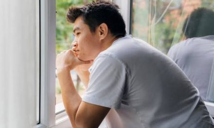 Seorang Berkarakter Introvert Lebih Suka Kesendirian