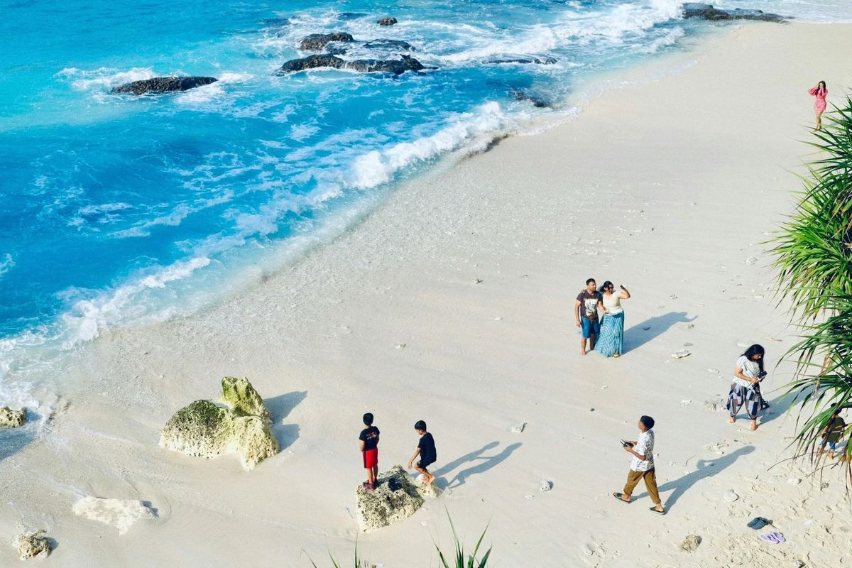 Suatu Ciptaan Alam Sebuah Pantai Yang IndahSuatu Ciptaan Alam Sebuah Pantai Yang Indah